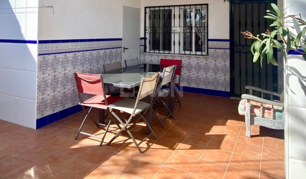 Odsprzedaż - Kamienica - Torrevieja - Costa Blanca