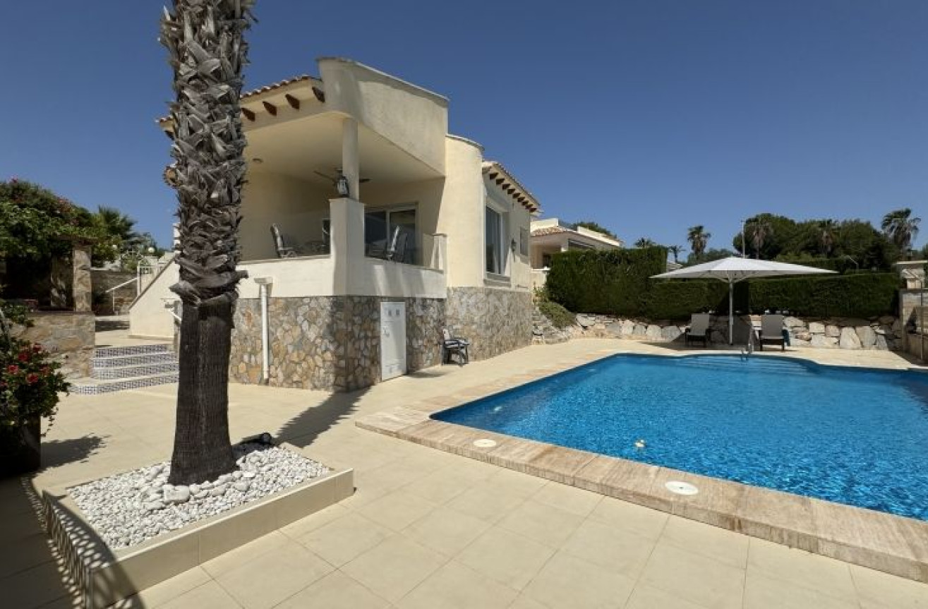 Odsprzedaż - Villa - Orihuela Costa - Costa Blanca