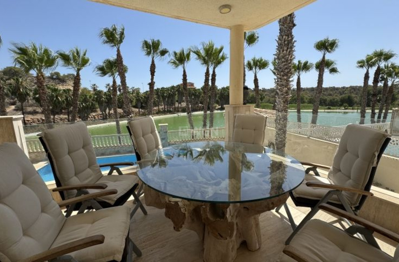 Odsprzedaż - Villa - Orihuela Costa - Costa Blanca