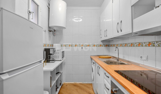Odsprzedaż - Mieszkanie w bloku - Torrevieja - Costa Blanca