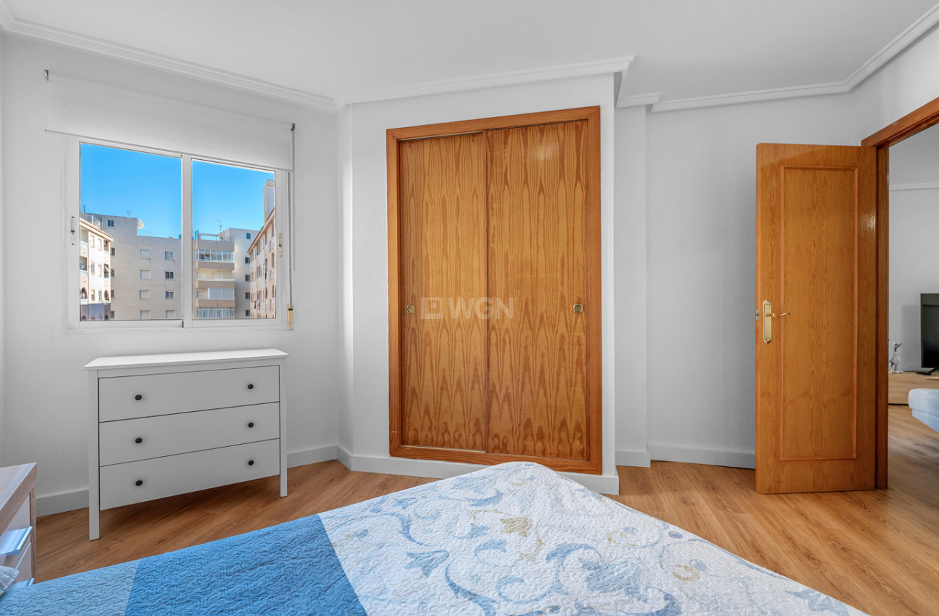 Odsprzedaż - Mieszkanie w bloku - Torrevieja - Costa Blanca
