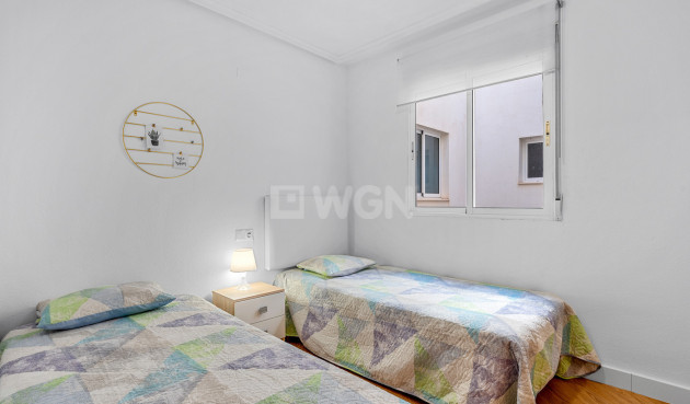 Odsprzedaż - Mieszkanie w bloku - Torrevieja - Costa Blanca