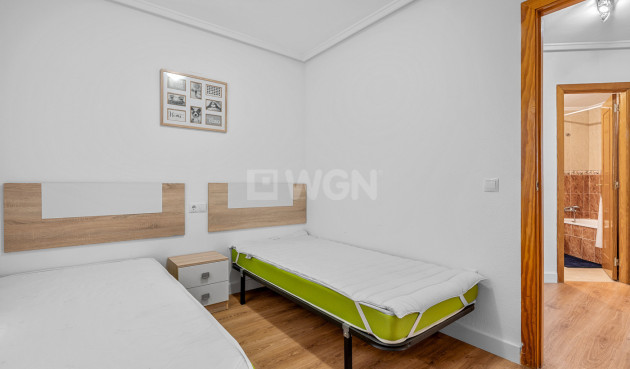 Odsprzedaż - Mieszkanie w bloku - Torrevieja - Costa Blanca