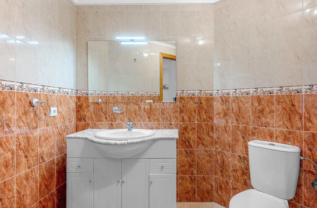 Odsprzedaż - Mieszkanie w bloku - Torrevieja - Costa Blanca