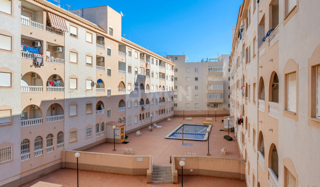 Odsprzedaż - Mieszkanie w bloku - Torrevieja - Costa Blanca
