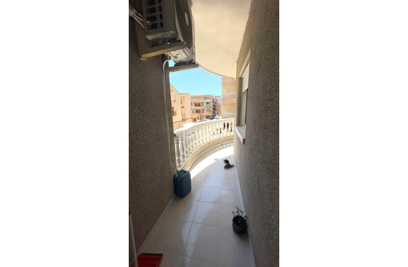 Odsprzedaż - Mieszkanie w bloku - Torrevieja - Acequion