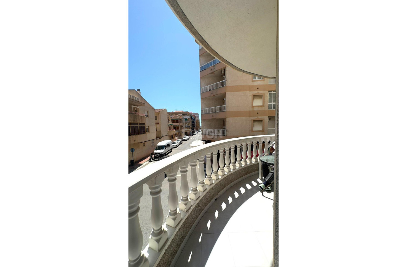 Odsprzedaż - Mieszkanie w bloku - Torrevieja - Acequion