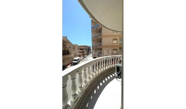 Odsprzedaż - Mieszkanie w bloku - Torrevieja - Acequion