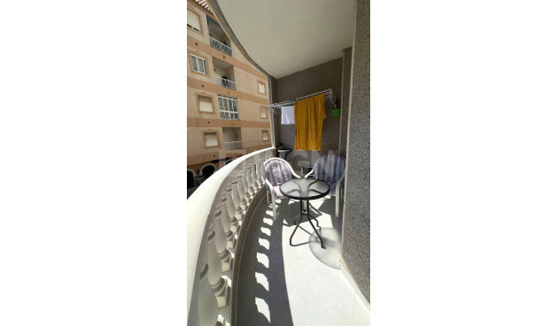 Odsprzedaż - Mieszkanie w bloku - Torrevieja - Acequion