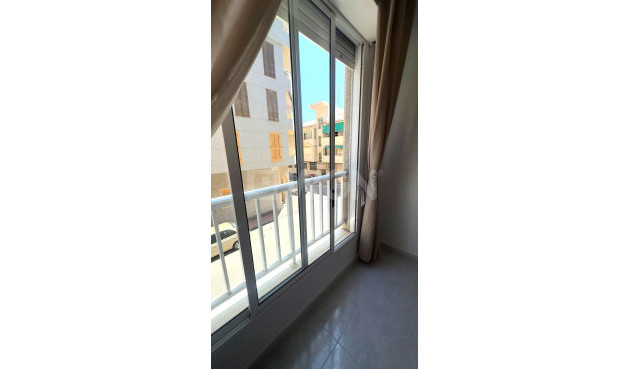 Odsprzedaż - Mieszkanie w bloku - Torrevieja - Acequion