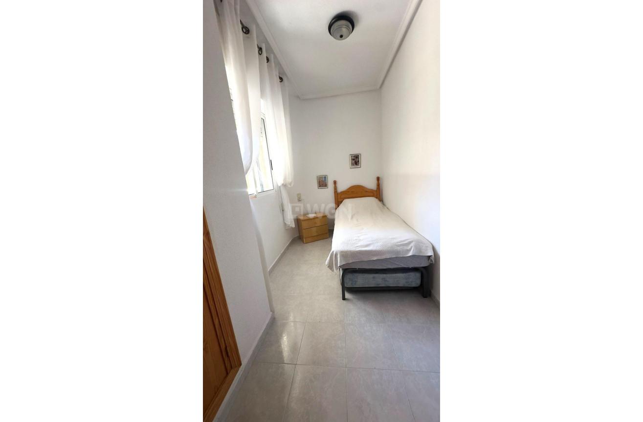 Odsprzedaż - Mieszkanie w bloku - Torrevieja - Acequion