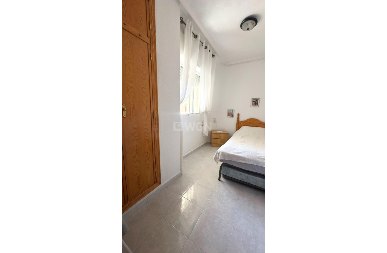 Odsprzedaż - Mieszkanie w bloku - Torrevieja - Acequion