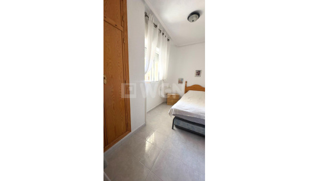 Odsprzedaż - Mieszkanie w bloku - Torrevieja - Acequion