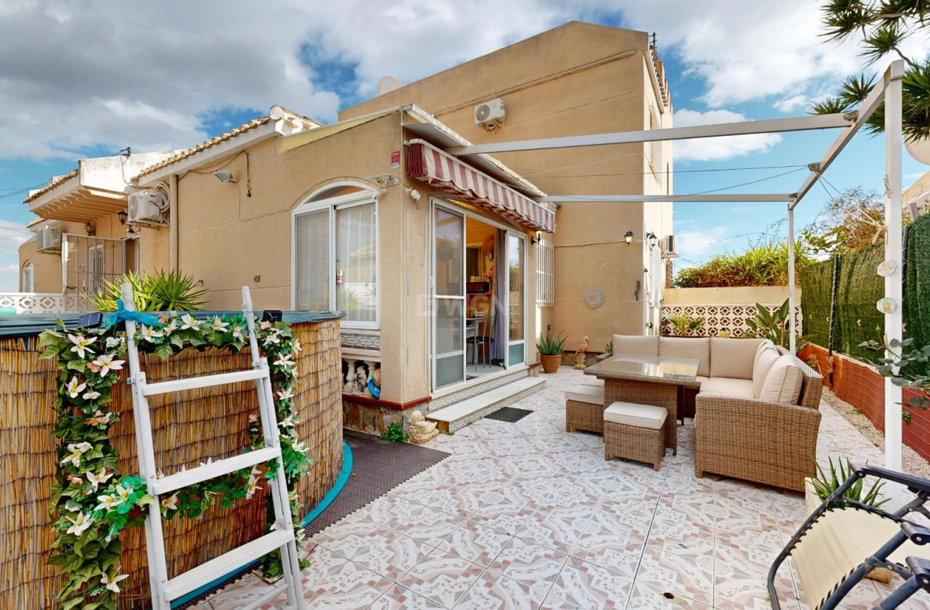 Odsprzedaż - Villa - San Miguel de Salinas - 03193