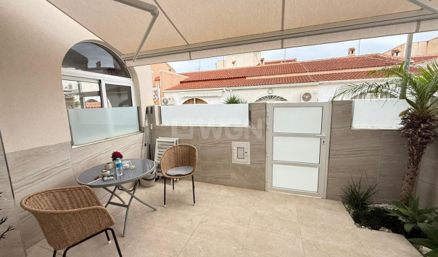 Odsprzedaż - Kamienica - Torrevieja - El Chaparral