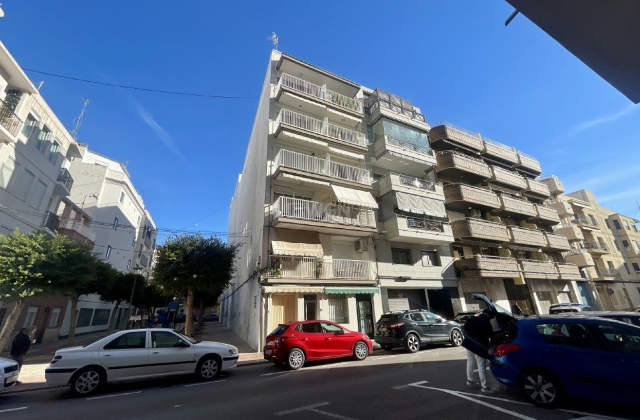 Odsprzedaż - Mieszkanie w bloku - Santa Pola - Costa Blanca