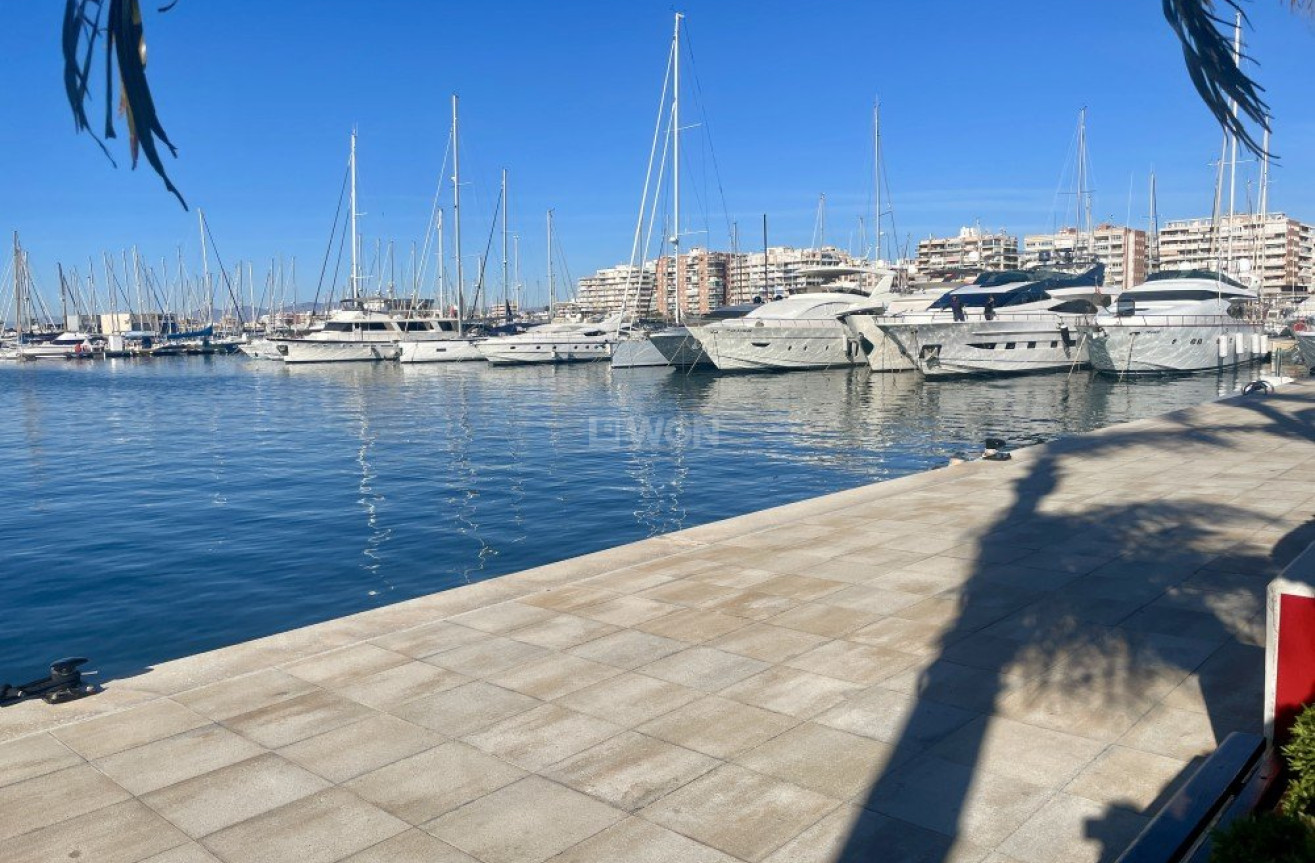 Odsprzedaż - Mieszkanie w bloku - Santa Pola - Costa Blanca