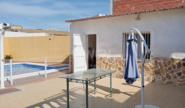 Odsprzedaż - Villa - Los Montesinos - PUEBLO CENTRO