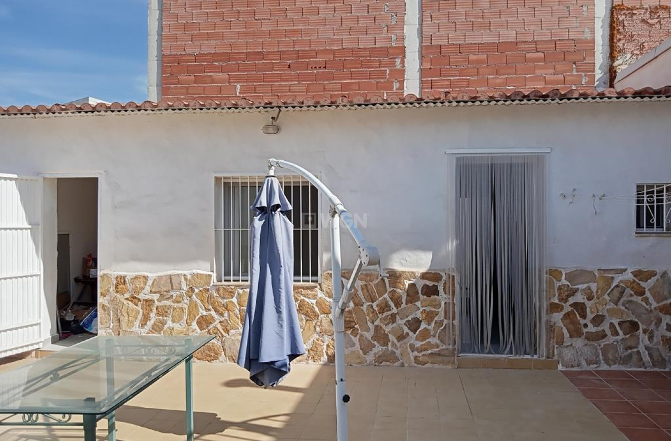 Odsprzedaż - Villa - Los Montesinos - PUEBLO CENTRO
