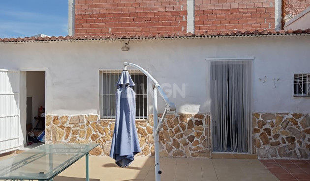Odsprzedaż - Villa - Los Montesinos - PUEBLO CENTRO