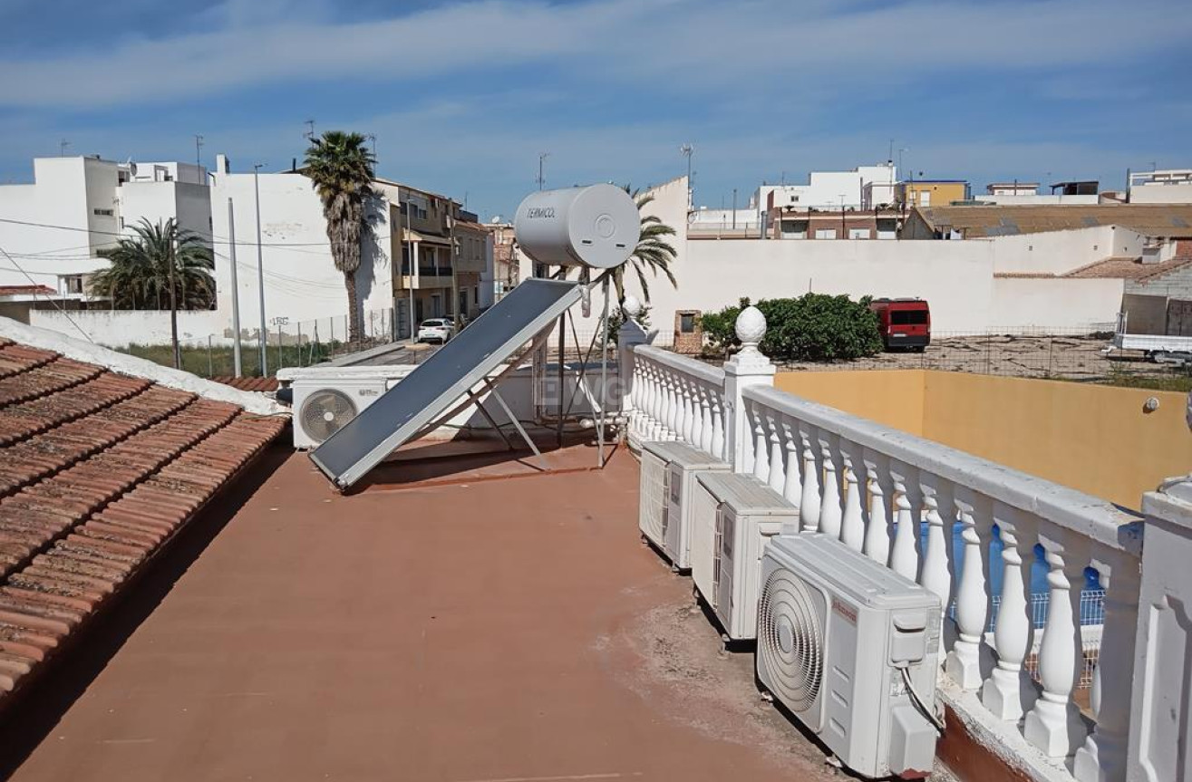Odsprzedaż - Villa - Los Montesinos - PUEBLO CENTRO