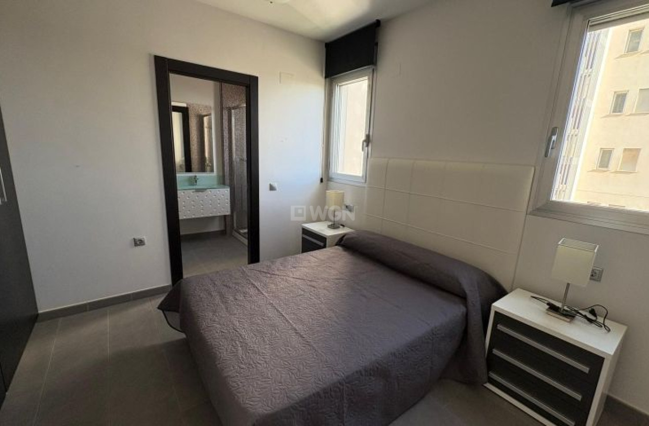 Odsprzedaż - Mieszkanie w bloku - Torrevieja - Costa Blanca