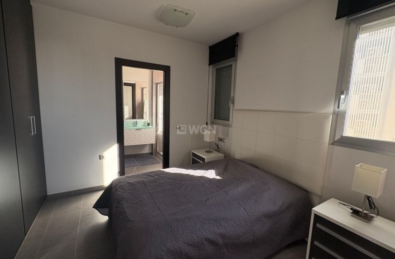 Odsprzedaż - Mieszkanie w bloku - Torrevieja - Costa Blanca