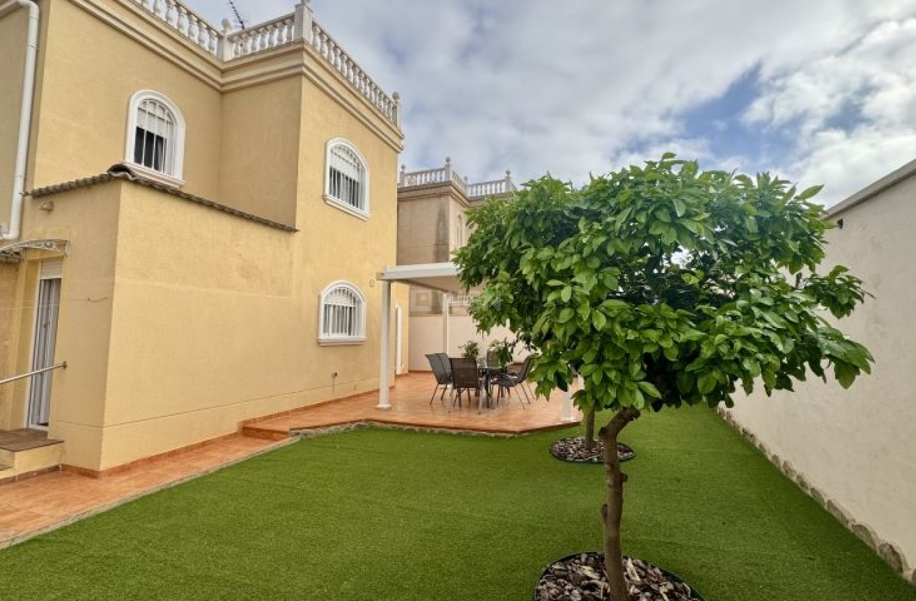 Odsprzedaż - Villa - Torrevieja - Costa Blanca