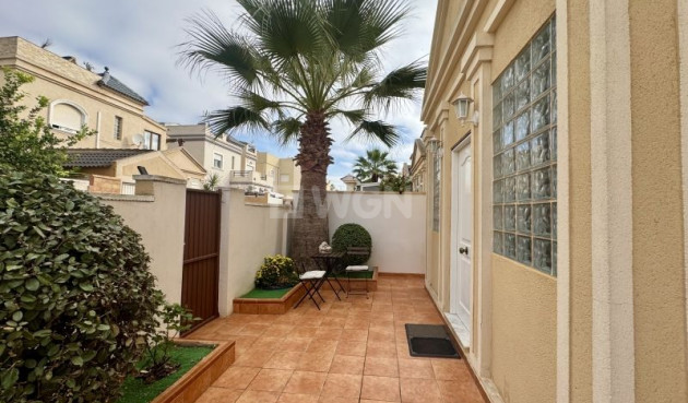 Odsprzedaż - Villa - Torrevieja - Costa Blanca
