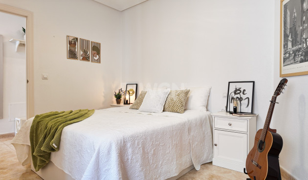 Odsprzedaż - Mieszkanie w bloku - Torrevieja - Costa Blanca