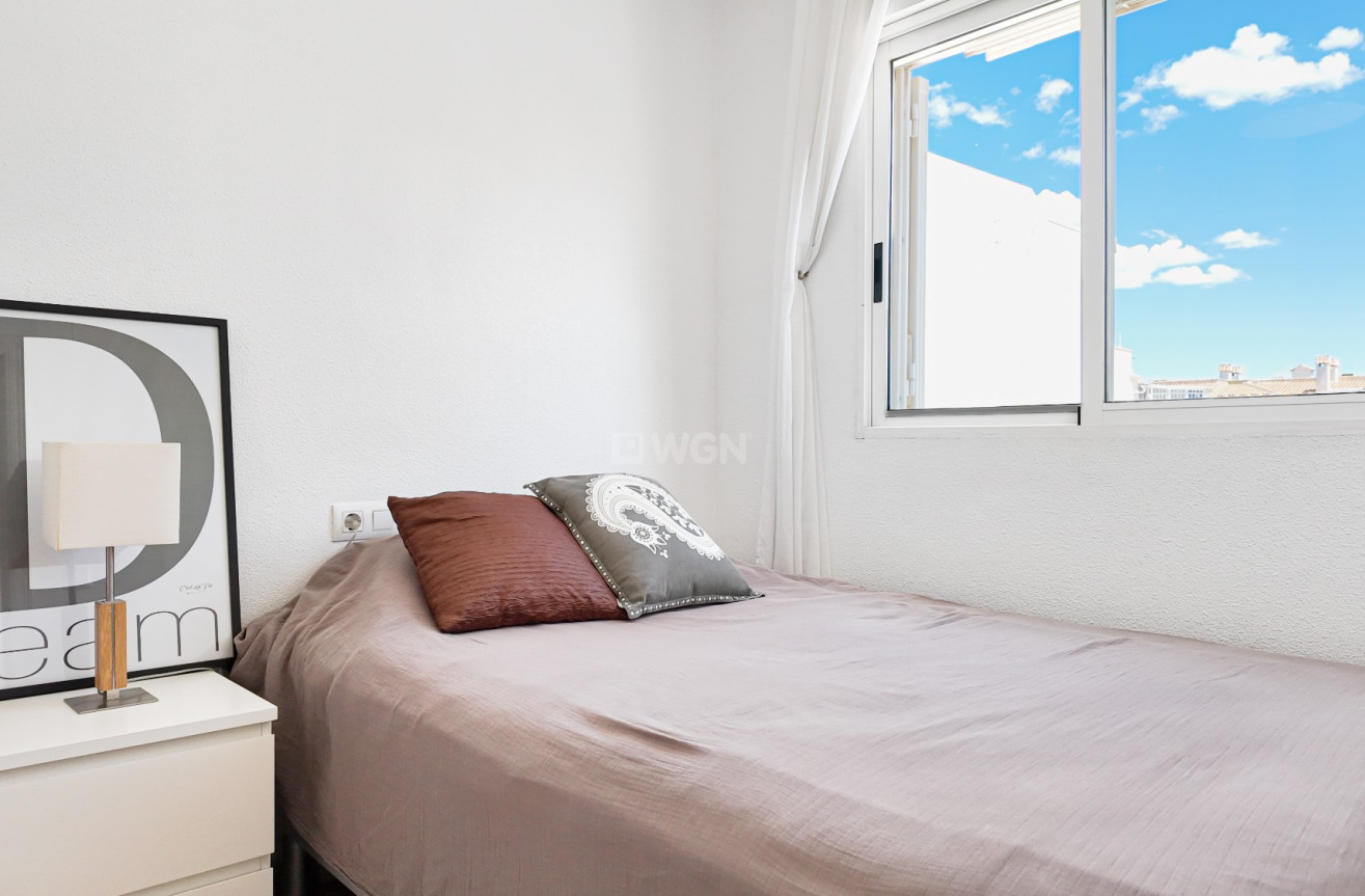 Odsprzedaż - Mieszkanie w bloku - Torrevieja - Costa Blanca