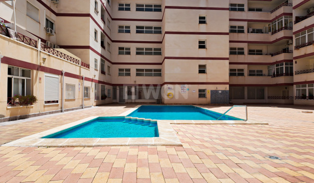 Odsprzedaż - Mieszkanie w bloku - Torrevieja - Costa Blanca