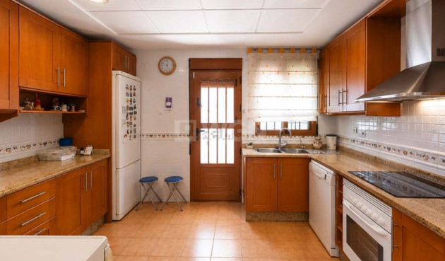 Odsprzedaż - Villa - Orihuela Costa - Punta Prima