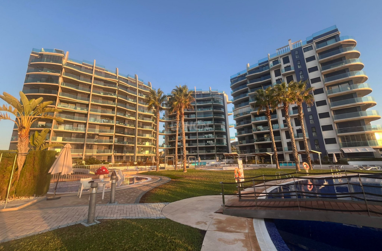 Odsprzedaż - Mieszkanie w bloku - Punta Prima - Costa Blanca