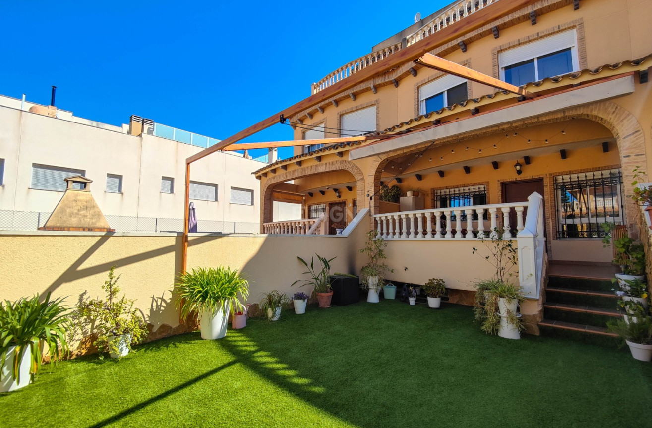 Odsprzedaż - Kamienica - Guardamar del Segura - Costa Blanca