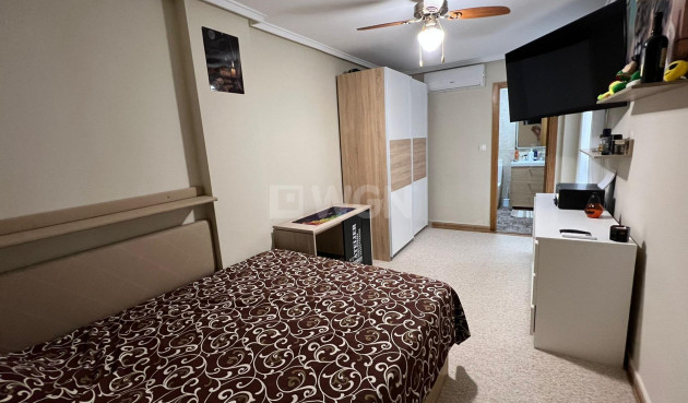 Odsprzedaż - Mieszkanie w bloku - Torrevieja - Centro