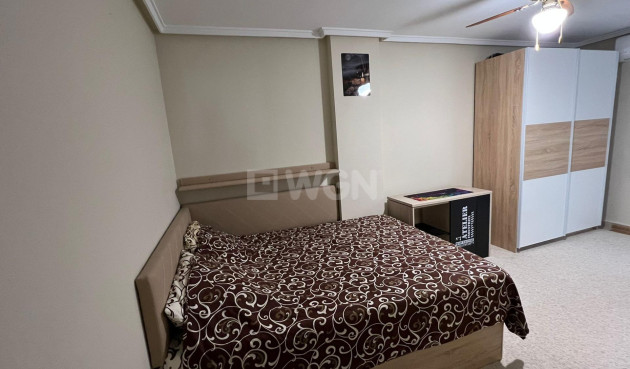 Odsprzedaż - Mieszkanie w bloku - Torrevieja - Centro