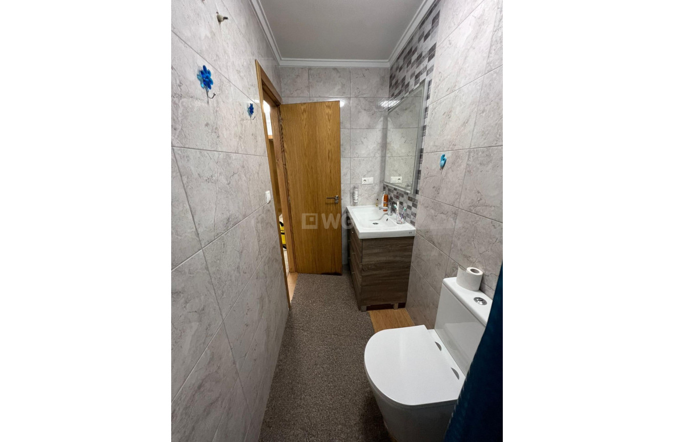 Odsprzedaż - Mieszkanie w bloku - Torrevieja - Centro
