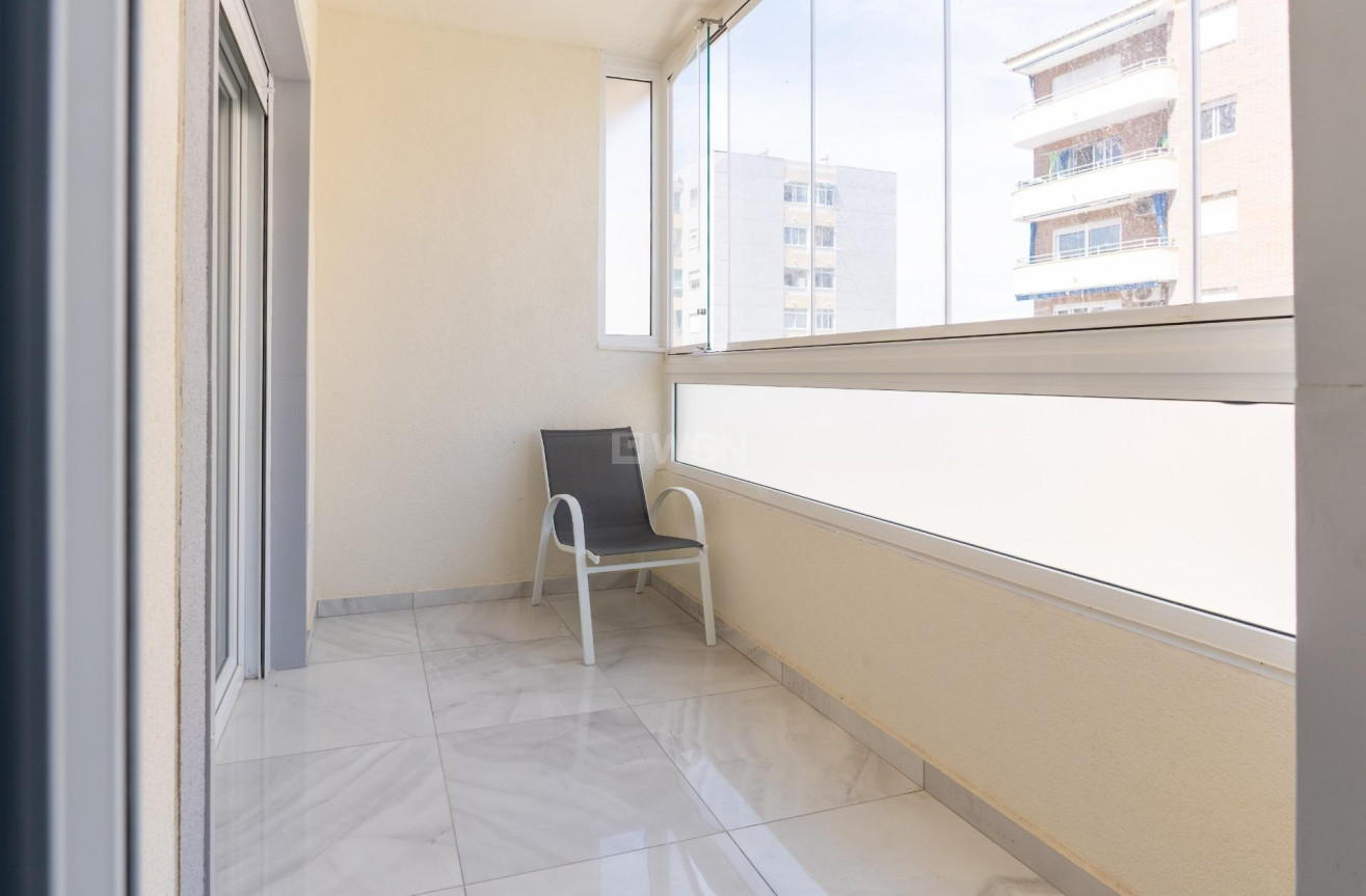 Odsprzedaż - Kamienica - Torrevieja - Punta Prima