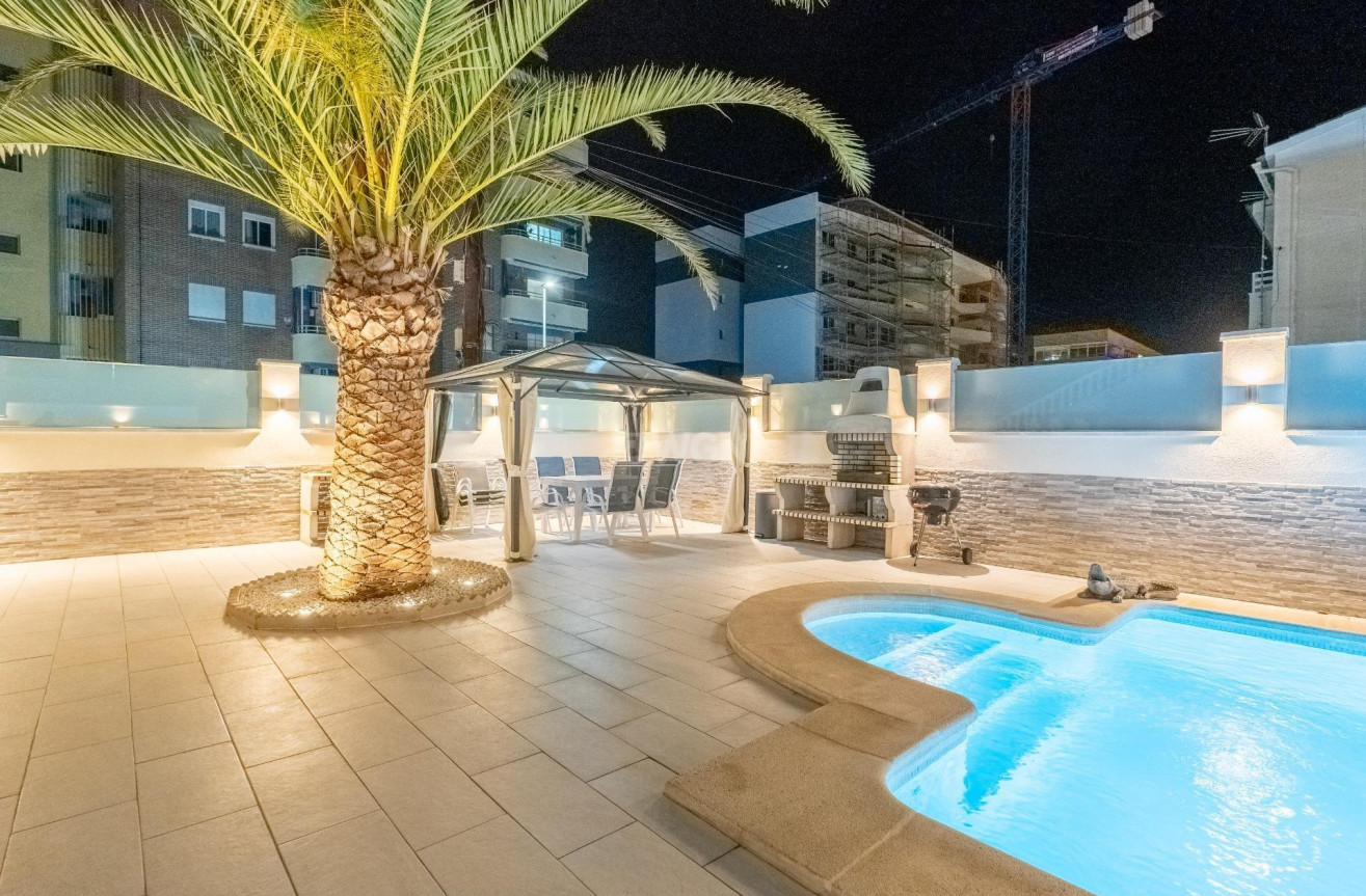 Odsprzedaż - Kamienica - Torrevieja - Punta Prima