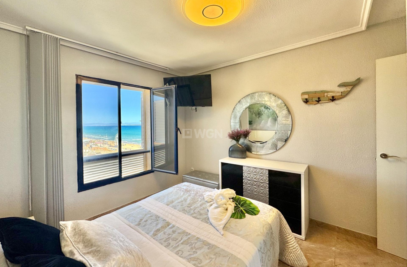 Odsprzedaż - Mieszkanie w bloku - Torrevieja - Torre La Mata