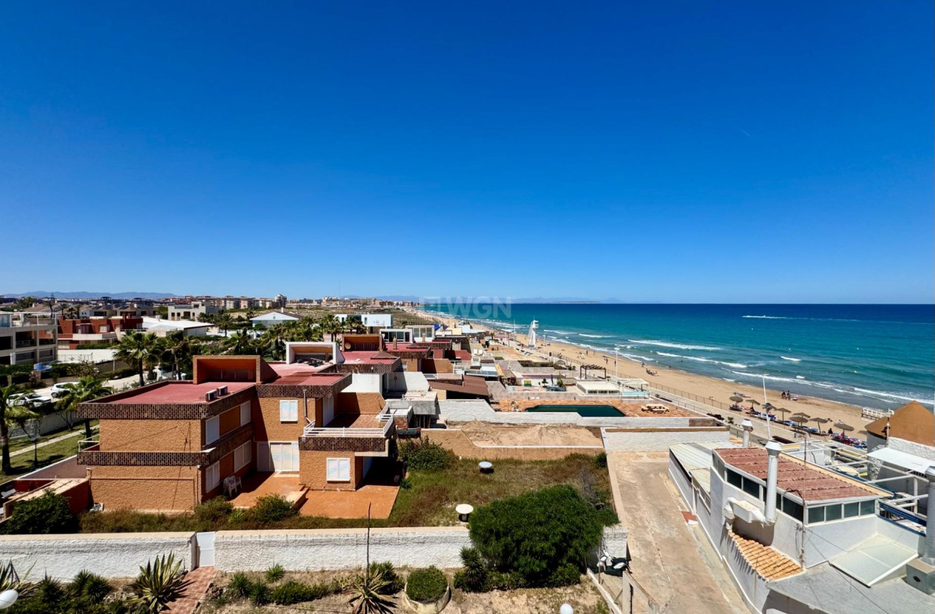 Odsprzedaż - Mieszkanie w bloku - Torrevieja - Torre La Mata