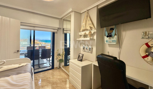 Odsprzedaż - Mieszkanie w bloku - Torrevieja - Torre La Mata