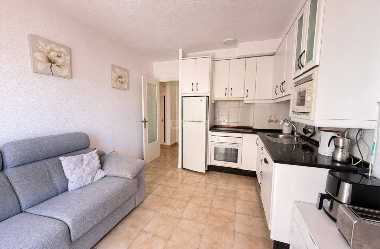 Odsprzedaż - Mieszkanie w bloku - Torrevieja - Centro