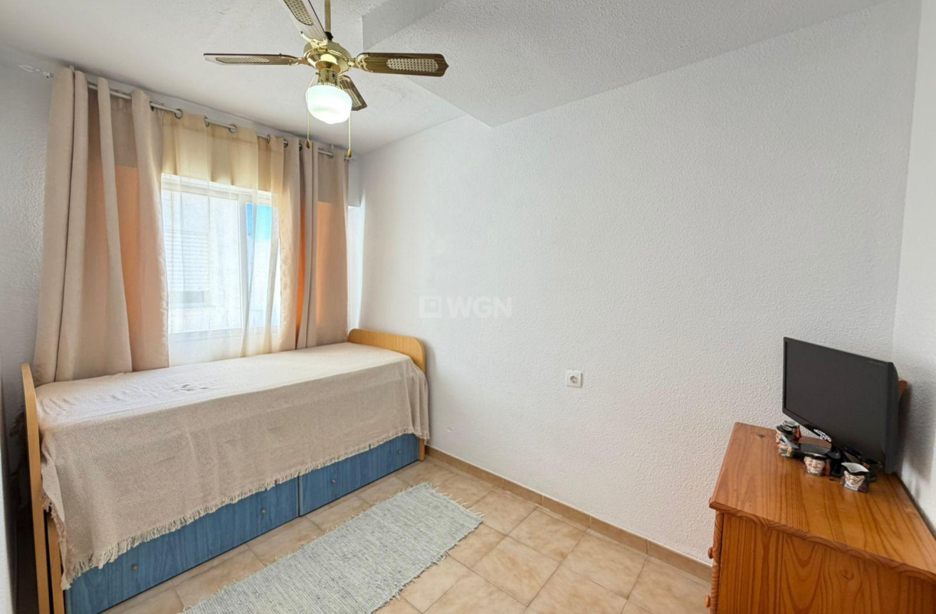 Odsprzedaż - Mieszkanie w bloku - Torrevieja - Centro