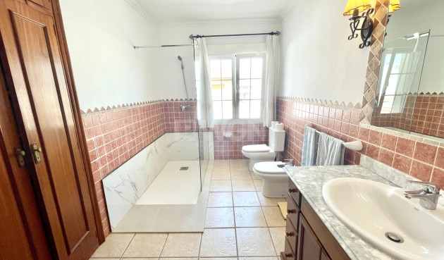 Odsprzedaż - Villa - Benijofar - Costa Blanca