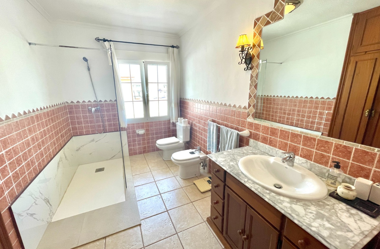 Odsprzedaż - Villa - Benijofar - Costa Blanca