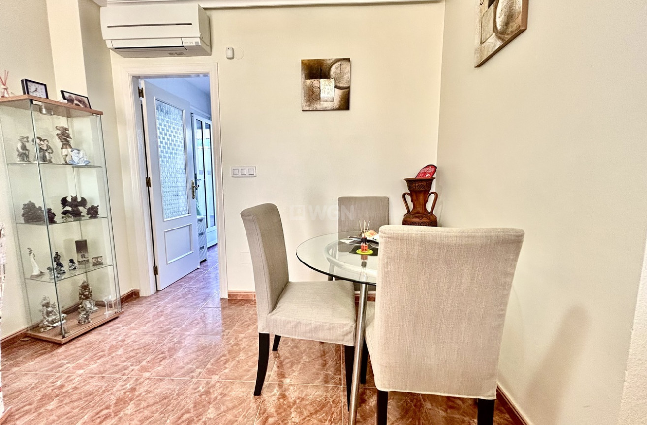 Odsprzedaż - Mieszkanie w bloku - La Zenia - Costa Blanca