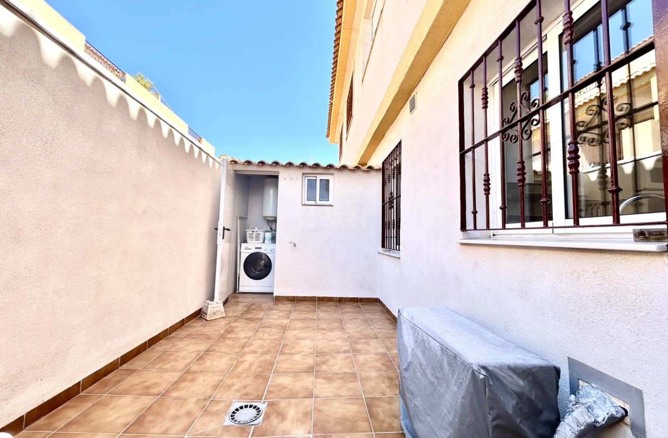 Odsprzedaż - Mieszkanie w bloku - La Zenia - Costa Blanca