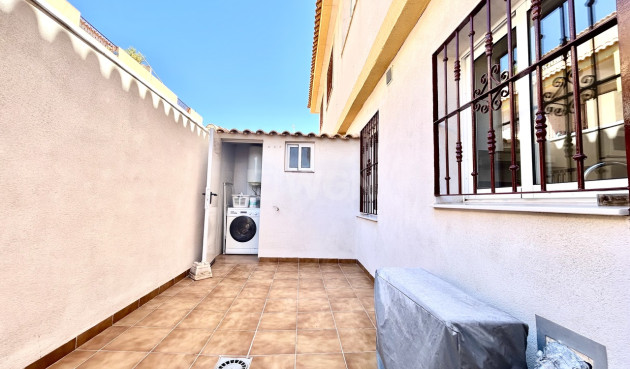Odsprzedaż - Mieszkanie w bloku - La Zenia - Costa Blanca